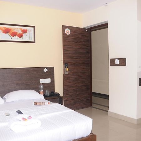 Hotel Orangeinn Omr Perungudi Ченай Екстериор снимка
