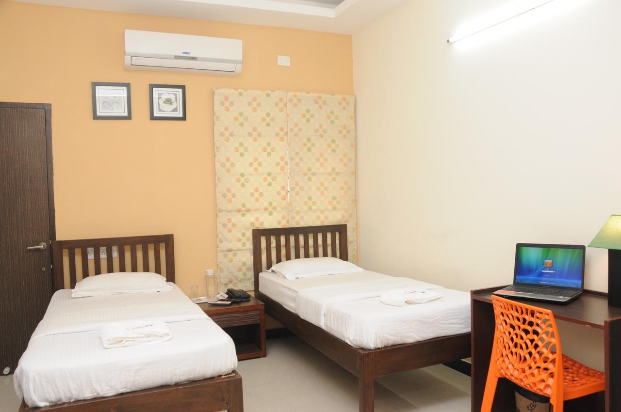 Hotel Orangeinn Omr Perungudi Ченай Екстериор снимка